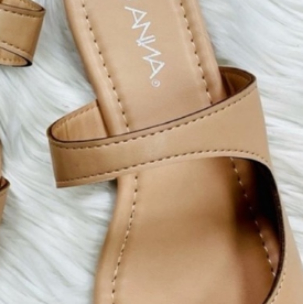 🆕 LAVINA NUDE TOE SANDALS - Picture 6 of 9
